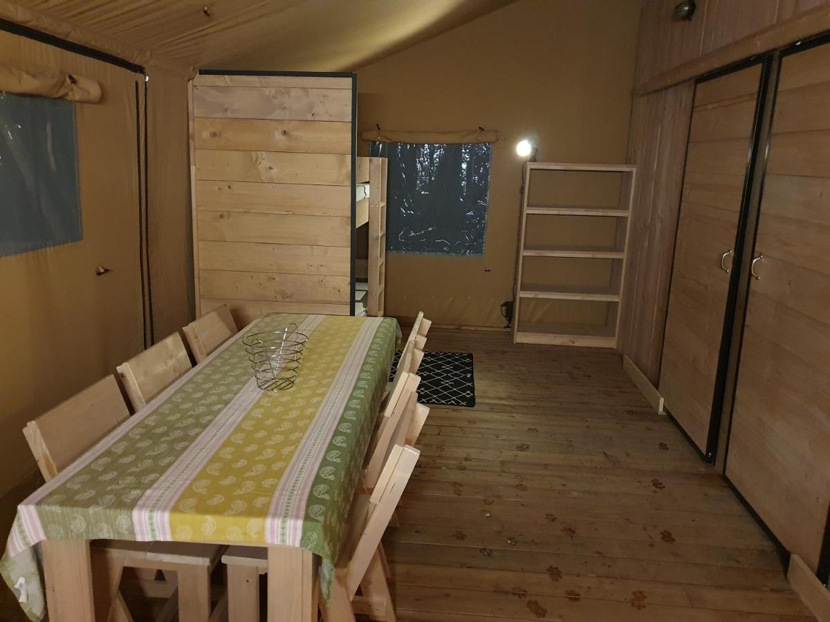 Luxury Safari Tents At Moulin Du Pommier Glamping & Camping Saulgond ภายนอก รูปภาพ