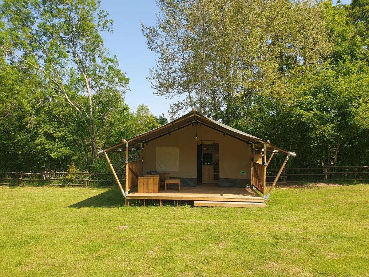 Luxury Safari Tents At Moulin Du Pommier Glamping & Camping Saulgond ภายนอก รูปภาพ