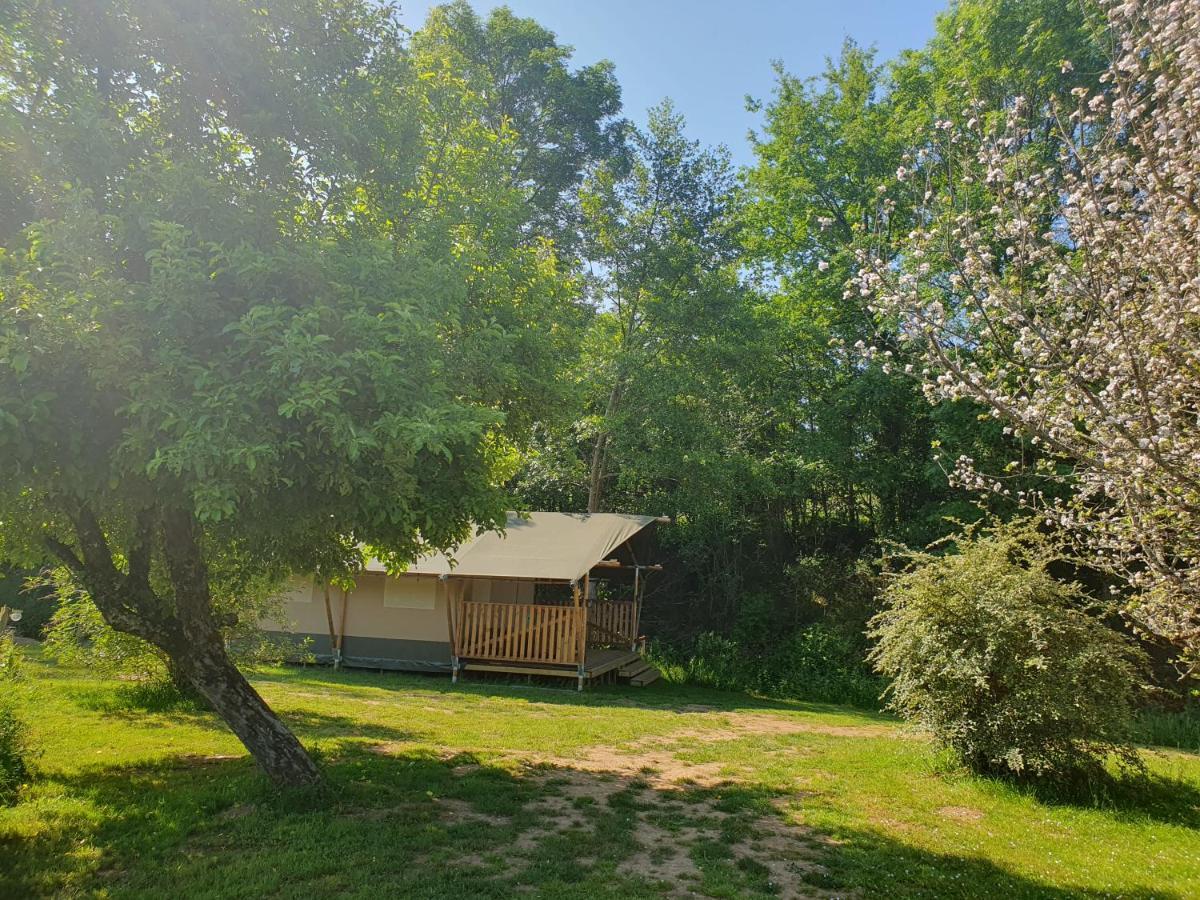 Luxury Safari Tents At Moulin Du Pommier Glamping & Camping Saulgond ภายนอก รูปภาพ