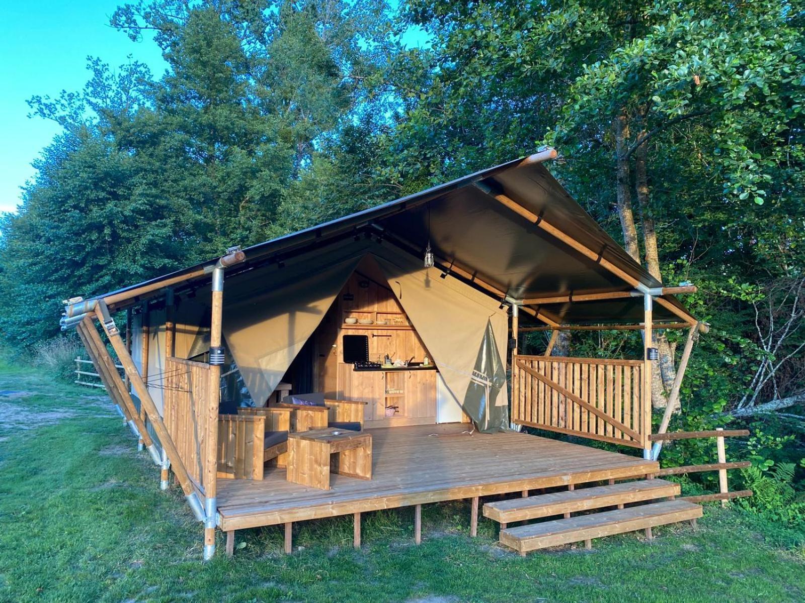 Luxury Safari Tents At Moulin Du Pommier Glamping & Camping Saulgond ภายนอก รูปภาพ